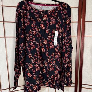 Croft & Barrow Black and Red Floral Long Sleeve Top